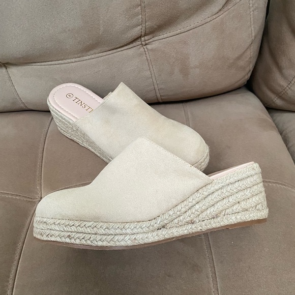 Womens wedge - Picture 3 of 3